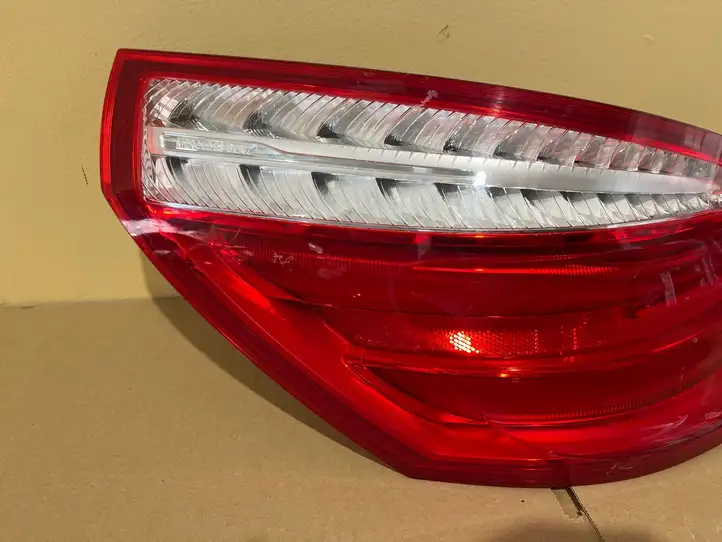 Mercedes-Benz SL R231 (2012 - 2019) A2318200364 Задний фонарь в кузове — фото 3