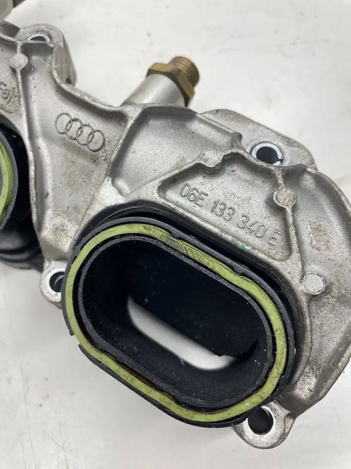Audi A6 C7 (2011 - 2014) 06E133340E Держатель форсунки — фото 9