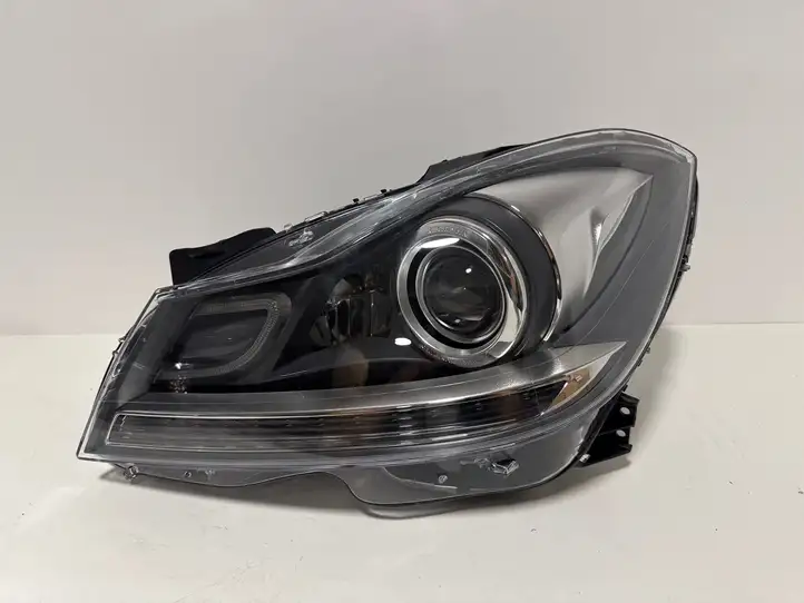 Mercedes-Benz C W204 (2007 - 2014) A2048208339 Передняя фара — фото 1