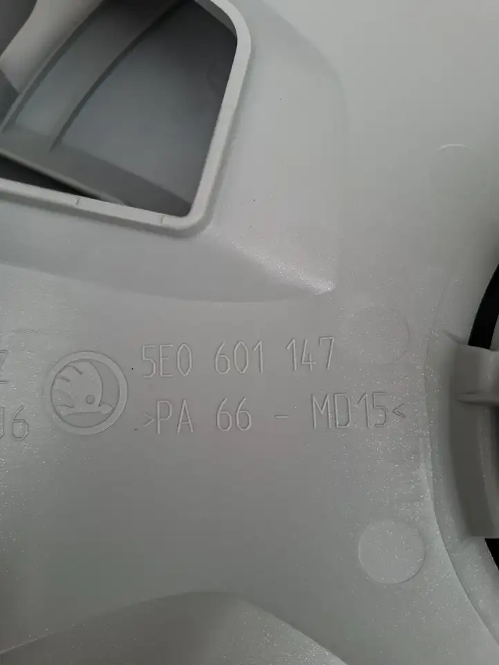Skoda Octavia Mk2 (1Z) (2004 - 2013) 5E0601147 Колпаки колес R15 — фото 4