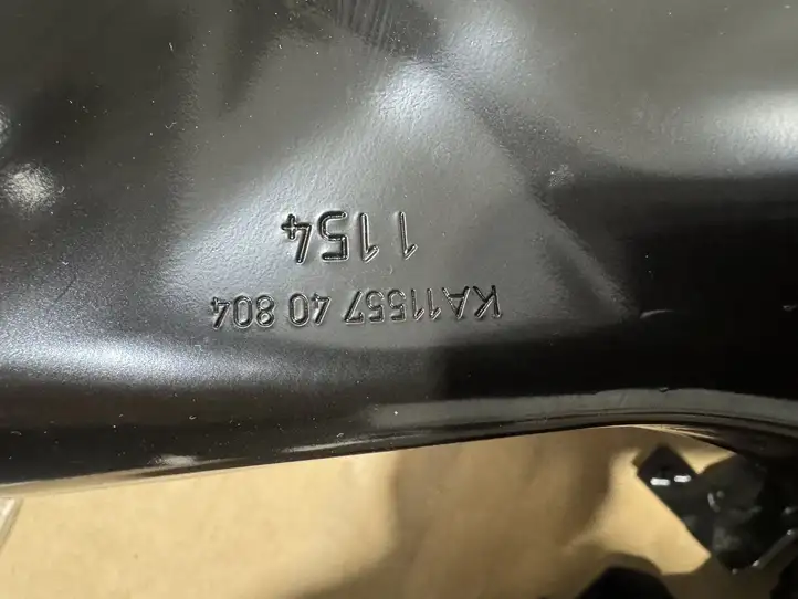 BMW 5 G30 G31 (2016 - ) 51647383858 Кронштейн передней фары — фото 2