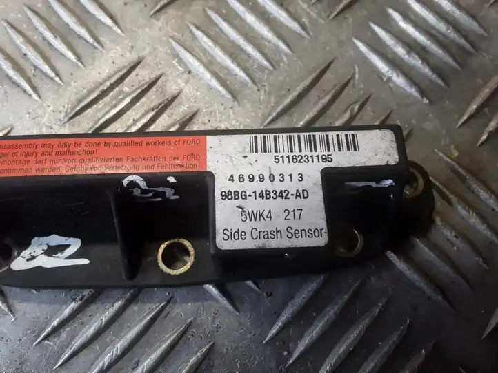 Ford Focus (1998 - 2004) 98BG14B342AD Датчик удара SRS — фото 2
