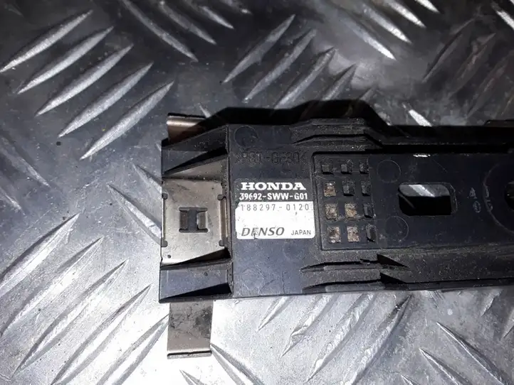 Honda CR-V (2006 - 2009) 1882970120 Кронштейн заднего датчика парковки — фото 2