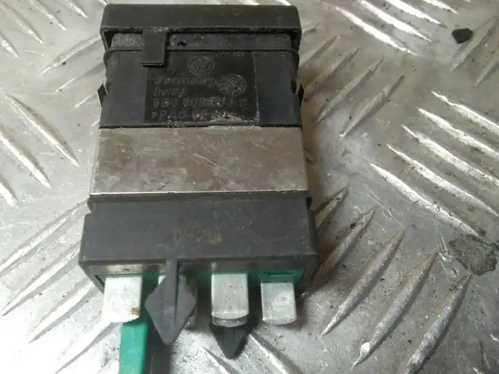 Volkswagen PASSAT B5 (1997 - 2000) 3B0963563C Включатель обогрева — фото 2