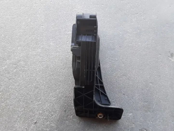 BMW i3 (2013 - ) 35426853176 Педаль акселератора — фото 4