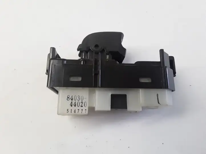 Toyota Avensis Verso (2004 - 2009) 8403044020 Блок кнопок стеклоподъемников — фото 1