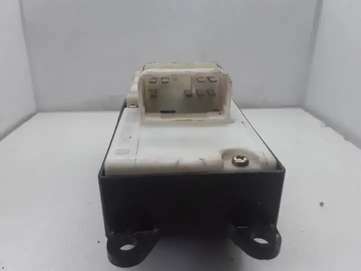 Toyota Corolla E120 E130 (2000 - 2004) 0122X08 Блок кнопок стеклоподъемников — фото 2