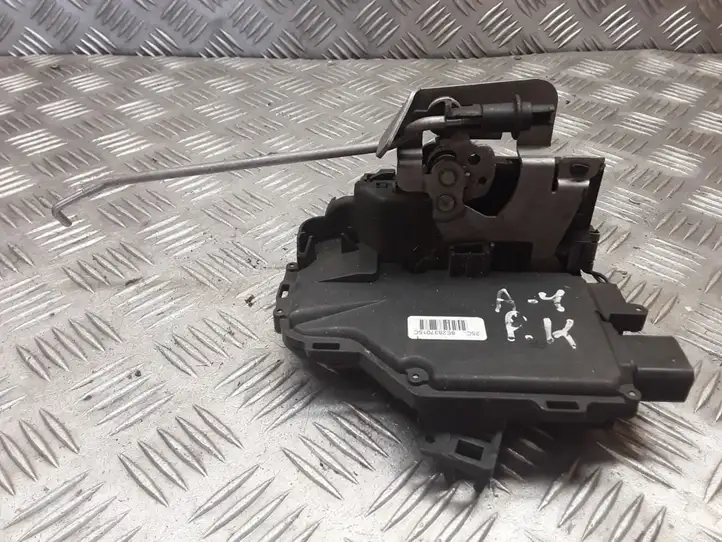 Audi A4 S4 B6 8E 8H (2000 - 2006) 8E2837015C Замок передней двери — фото 2