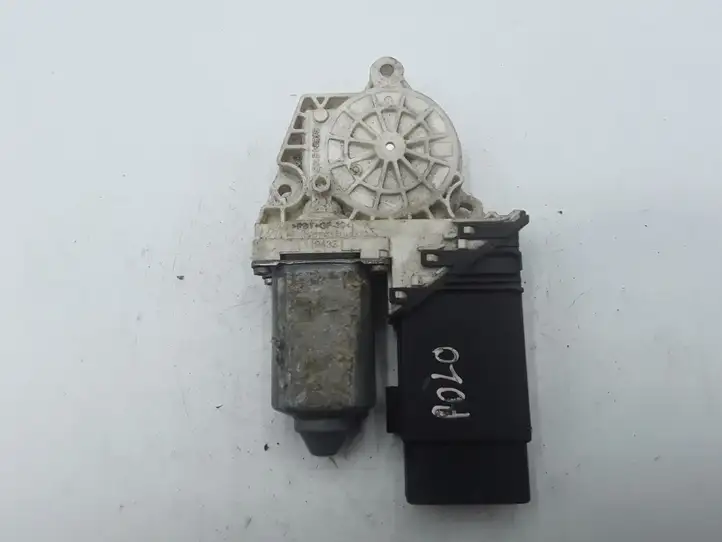 Volkswagen Polo III 6N 6N2 6NF (1994 - 2001) 101387103 Стеклоподъемник задней двери — фото 4