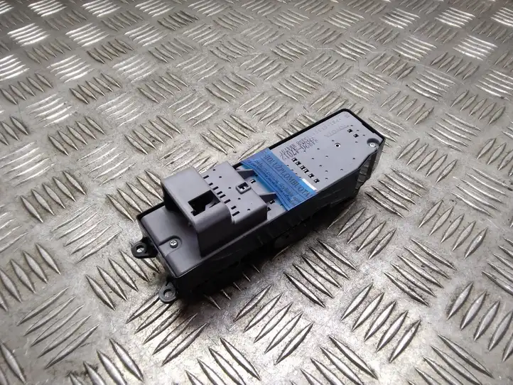 Toyota Prius (XW20) (2003 - 2009) 8482047012 Блок кнопок стеклоподъемников — фото 2