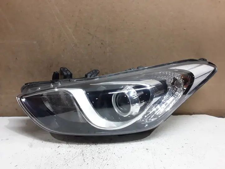 Hyundai i30 (2012 - 2015) 92101A6020 Передняя фара — фото 1
