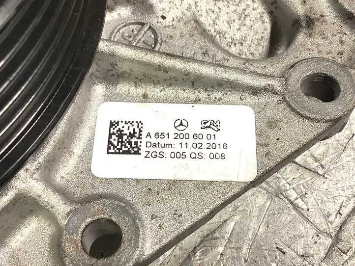 Mercedes-Benz Vito Viano W639 (2010 - 2015) A6512005101 насос охлаждения — фото 3