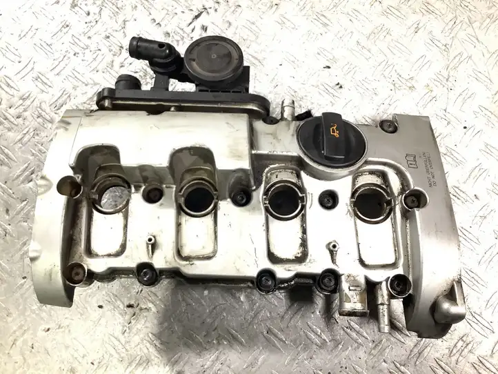Audi A4 S4 B7 8E 8H (2004 - 2009) 06F129101R Крышка головки блока цилиндров — фото 1
