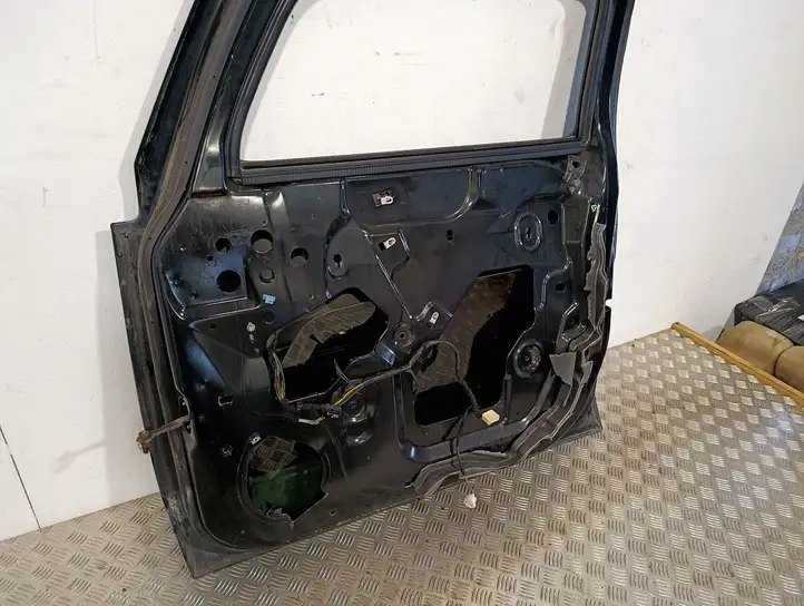 Hummer H3 (2005 - 2010)   Дверь