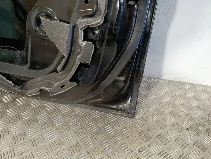 Hummer H3 (2005 - 2010)   Дверь