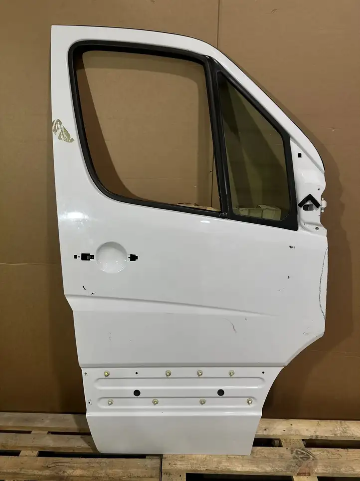 Volkswagen Crafter (2006 - 2016) Дверь — фото 1