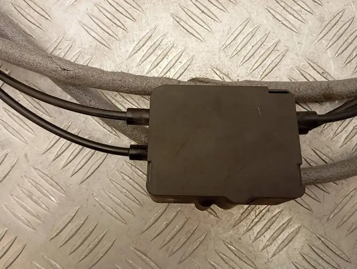 Volkswagen Crafter (2016 - )   Петля замка раздвижной двери