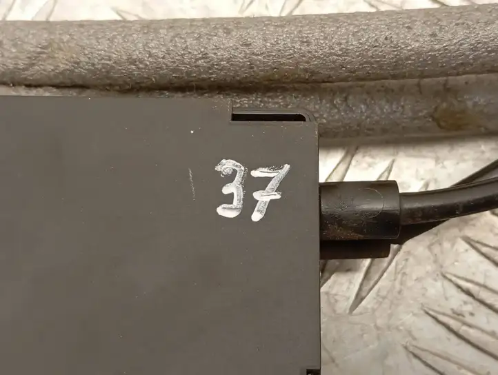 Volkswagen Crafter (2016 - )   Петля замка раздвижной двери