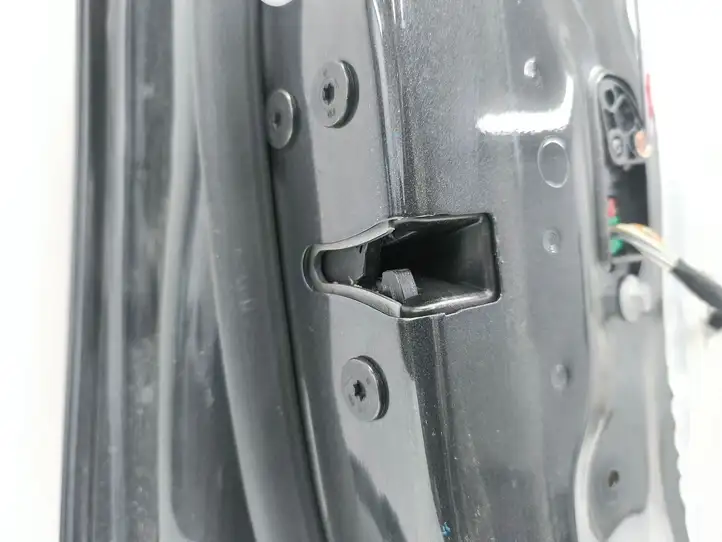 Chevrolet Bolt (2017 - )   Дверь