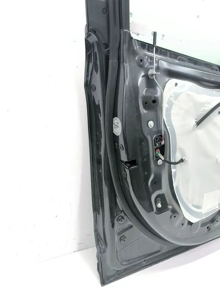 Chevrolet Bolt (2017 - )   Дверь