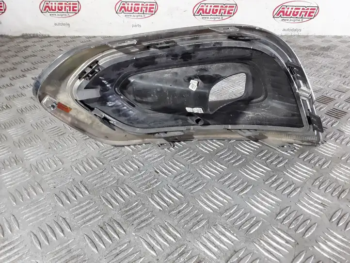 Renault Kadjar (2018 - )  2158461 Декоративная решётка противотуманной фары