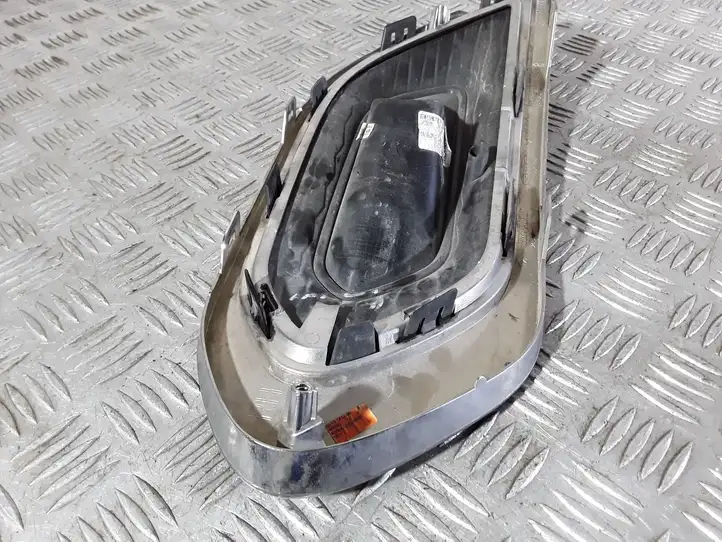 Renault Kadjar (2018 - )  2158461 Декоративная решётка противотуманной фары