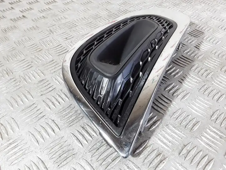 Renault Kadjar (2018 - )  2158461 Декоративная решётка противотуманной фары