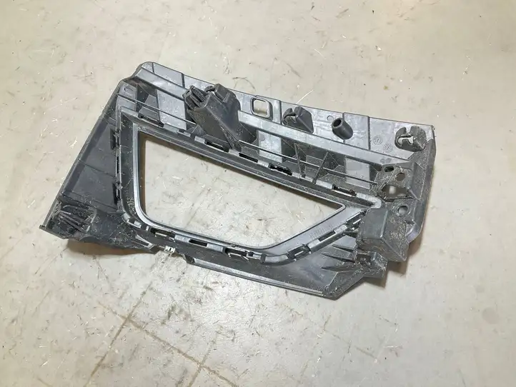 Volkswagen Polo (2020 - )  2GS853666A Декоративная решётка противотуманной фары