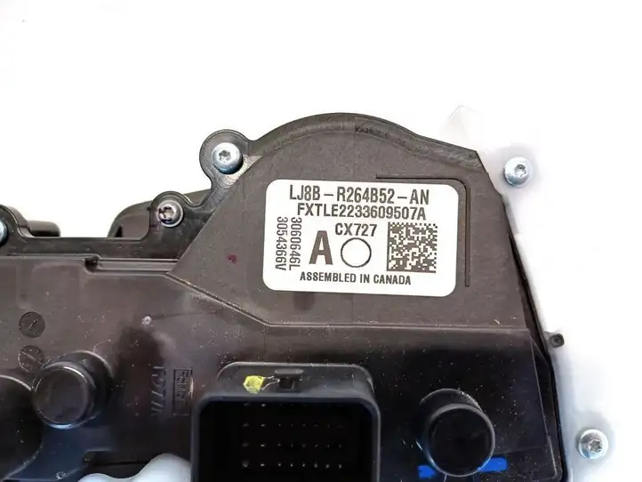 Ford Mustang Mach-E (2020 - )  LJ8B-R264B52-AN Замок задней двери