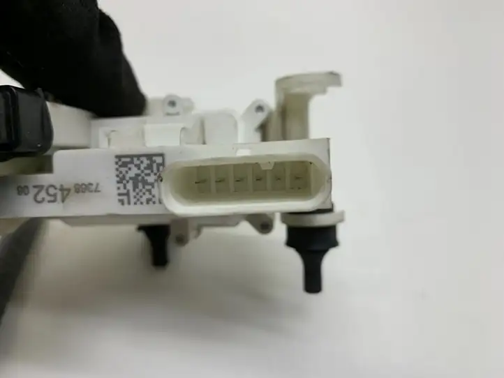 BMW 7 G11 G12 (2015 - 2022)  25811898 Механизм фиксации задней двери