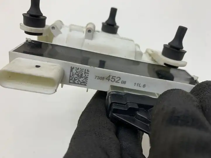 BMW 7 G11 G12 (2015 - 2022)  25811898 Механизм фиксации задней двери