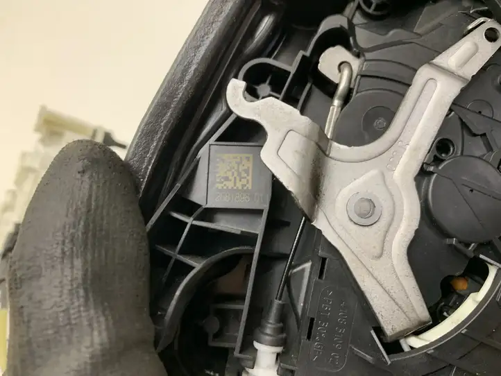 BMW 7 G11 G12 (2015 - 2022)  25811898 Механизм фиксации задней двери