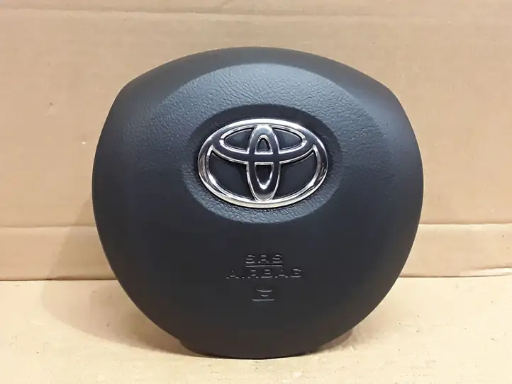 Toyota Yaris (2014 - 2019) 450190D420 Подушка безопасности руля — фото 1