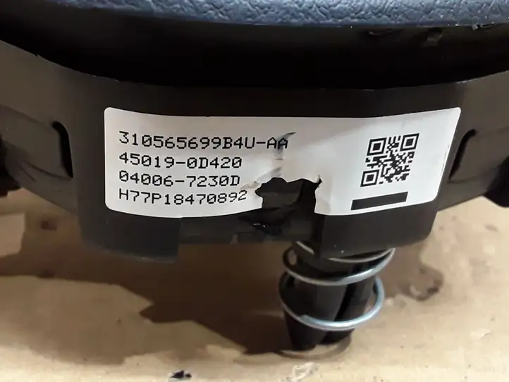Toyota Yaris (2014 - 2019) 450190D420 Подушка безопасности руля — фото 2