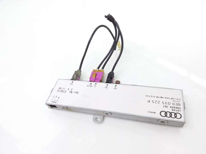 8E9035225P Audi A4 S4 B7 8E 8H Antenos stiprintuvas