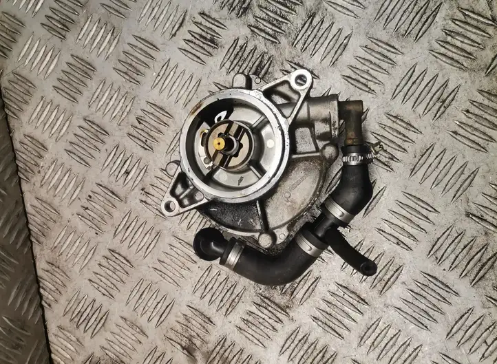 Audi A4 S4 B7 8E 8H (2004 - 2009) Вакуумный насос — фото 1