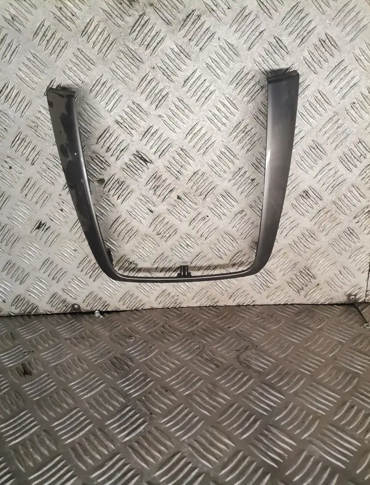 Toyota Avensis Verso (2001 - 2004) Отделка блока климат-контроля — фото 1