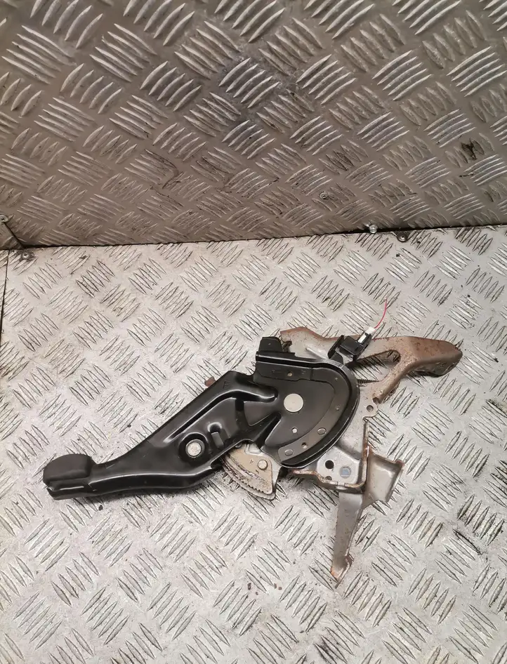 Toyota Prius (XW20) (2003 - 2009) Кнопка ручного тормоза — фото 2