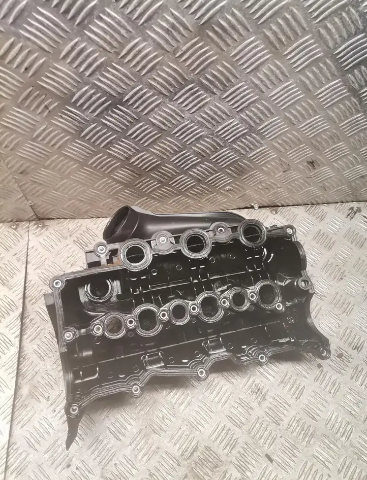 Land Rover Discovery 3 - LR3 (2004 - 2009) Крышка головки блока цилиндров — фото 2
