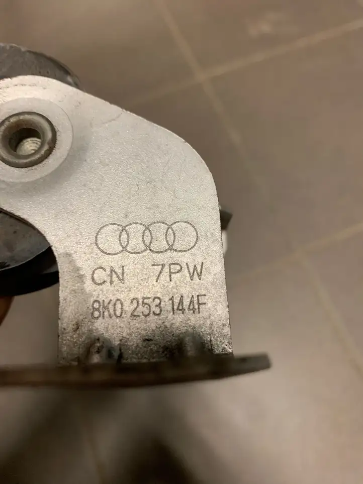 Audi Q5 SQ5 (2008 - 2012) 8K0253144F Кронштейн глушителя — фото 5