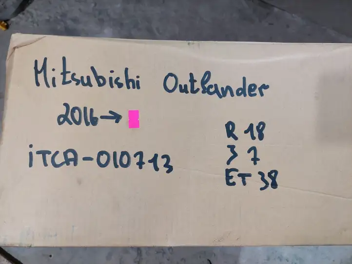 Mitsubishi Outlander (2016 - 2018) 4250D536 Легкосплавный колесный диск R18 — фото 3