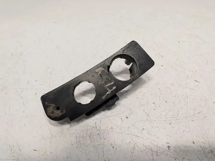 BMW 3 F30 F35 F31 (2012 - 2018) 51117401280 Кронштейн переднего датчика парковки — фото 1