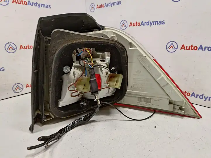 BMW 5 E60 E61 (2004 - 2010) 63217177693 Задний фонарь в кузове — фото 2