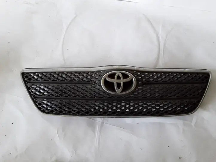 Toyota Corolla E120 E130 (2000 - 2004) 5311492010 Верхняя решетка радиатора — фото 1