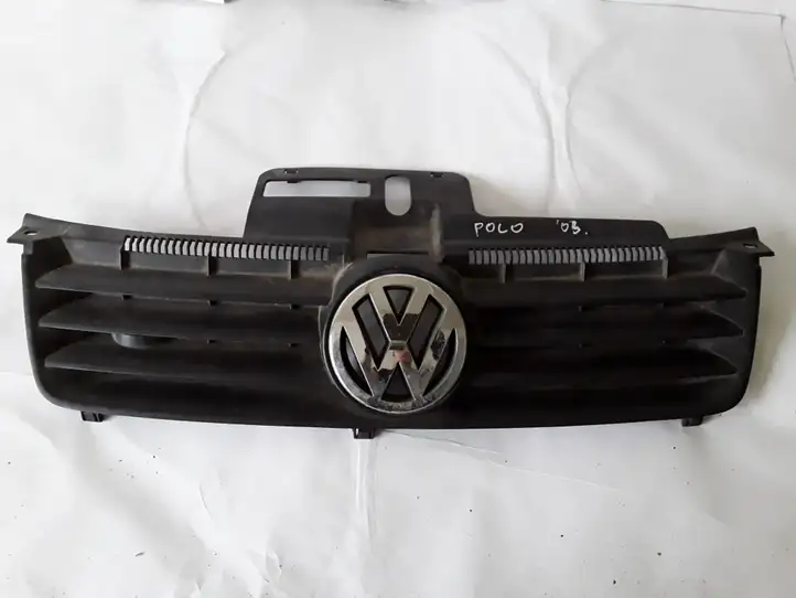 Volkswagen Polo (2005 - 2009) 6Q0853653C Верхняя решетка радиатора — фото 1