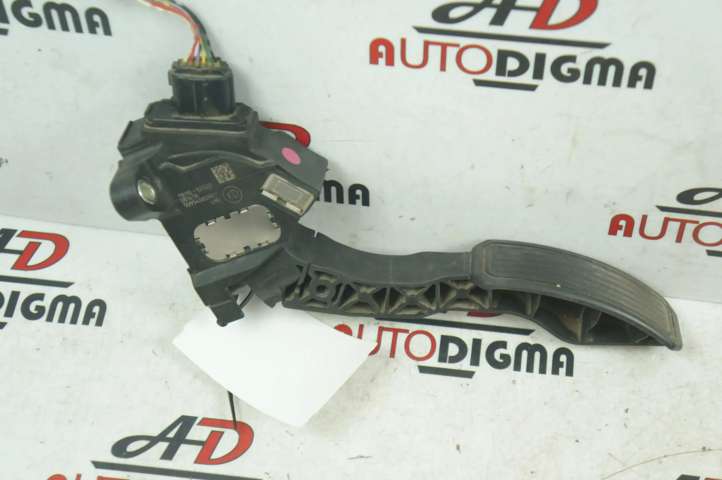 7811002020 Toyota Avensis T270 Akceleratoriaus pedalas