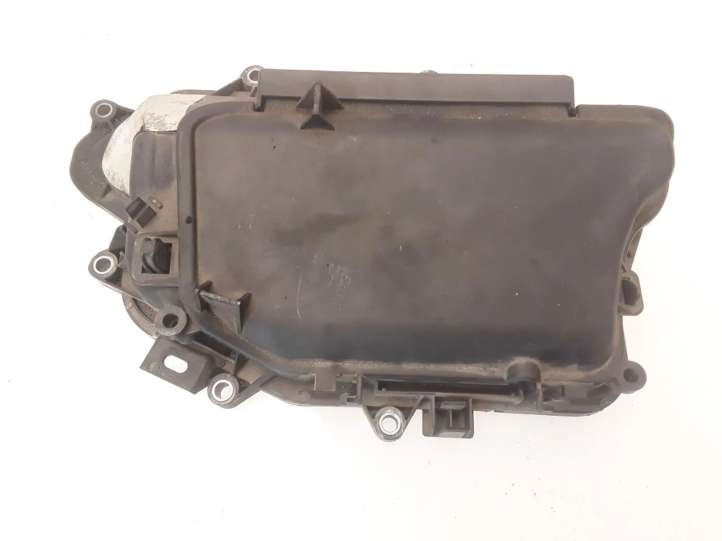 8200822585 Renault Laguna III Variklio dangtis (apdaila)