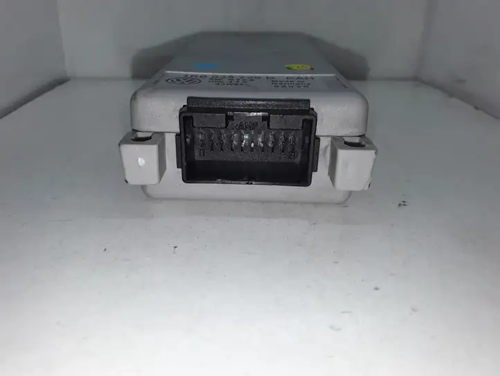 Volkswagen Touran I (2003 - 2010) 1K0035729B Блок GSM — фото 2