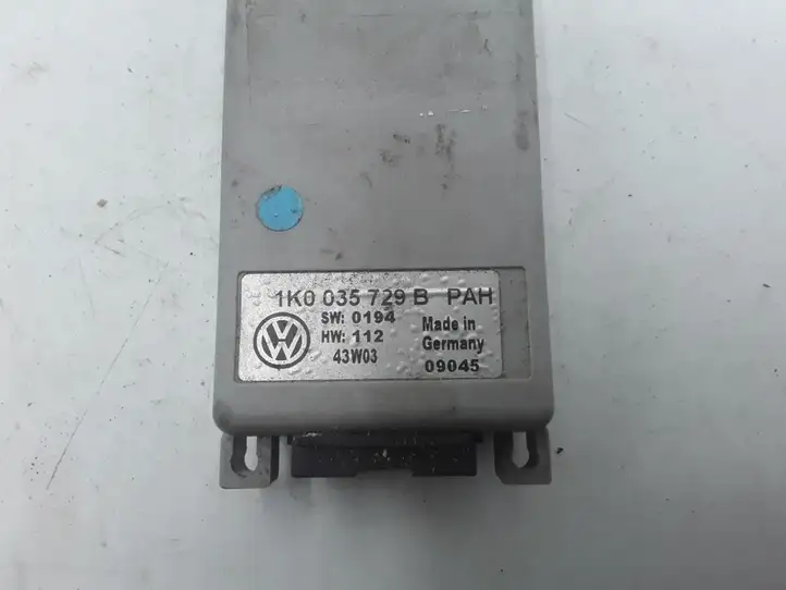 Volkswagen Touran I (2003 - 2010) 1K0035729B Блок GSM — фото 2