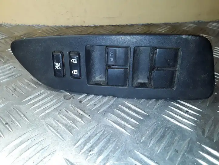 Toyota Auris 150 (2006 - 2012) 7423102550 Блок кнопок стеклоподъемников — фото 1